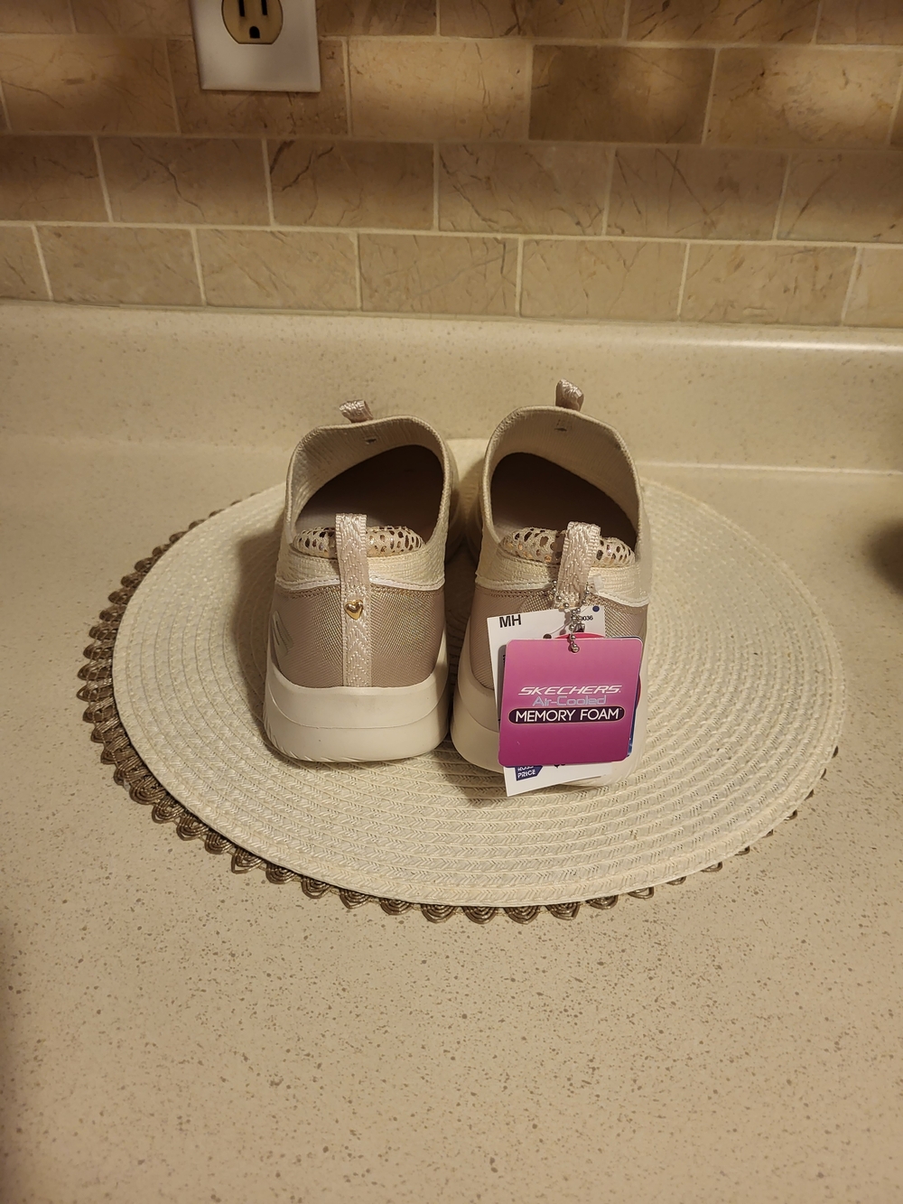 Skechers Women's Slip-On Air-Cooled Knit Sneaker Beige/Gold Leopard Trim Sz. 10 - Picture 6 of 12